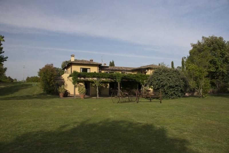 Agriturismo Scuderie Della Contea Sutri Exterior photo